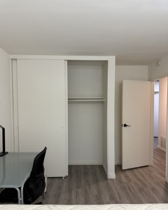 Alhambra单间出租,带家俱家电及厨房用品