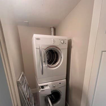 Semi-Basement-1331 Greenbank Crt|2室1卫出租 图片 2