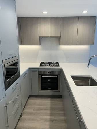 Vancouver Westside room for rent $850+
